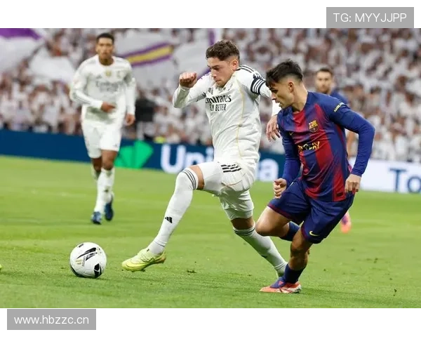 皇马防线稳固表现助力争冠，近期球队状态回暖持续提升